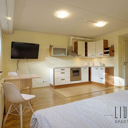 Sunny Studio With Parking, Self-Check-In & Wi-Fi Tallinn Bagian luar foto