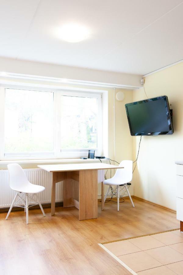 Sunny Studio With Parking, Self-Check-In & Wi-Fi Tallinn Bagian luar foto