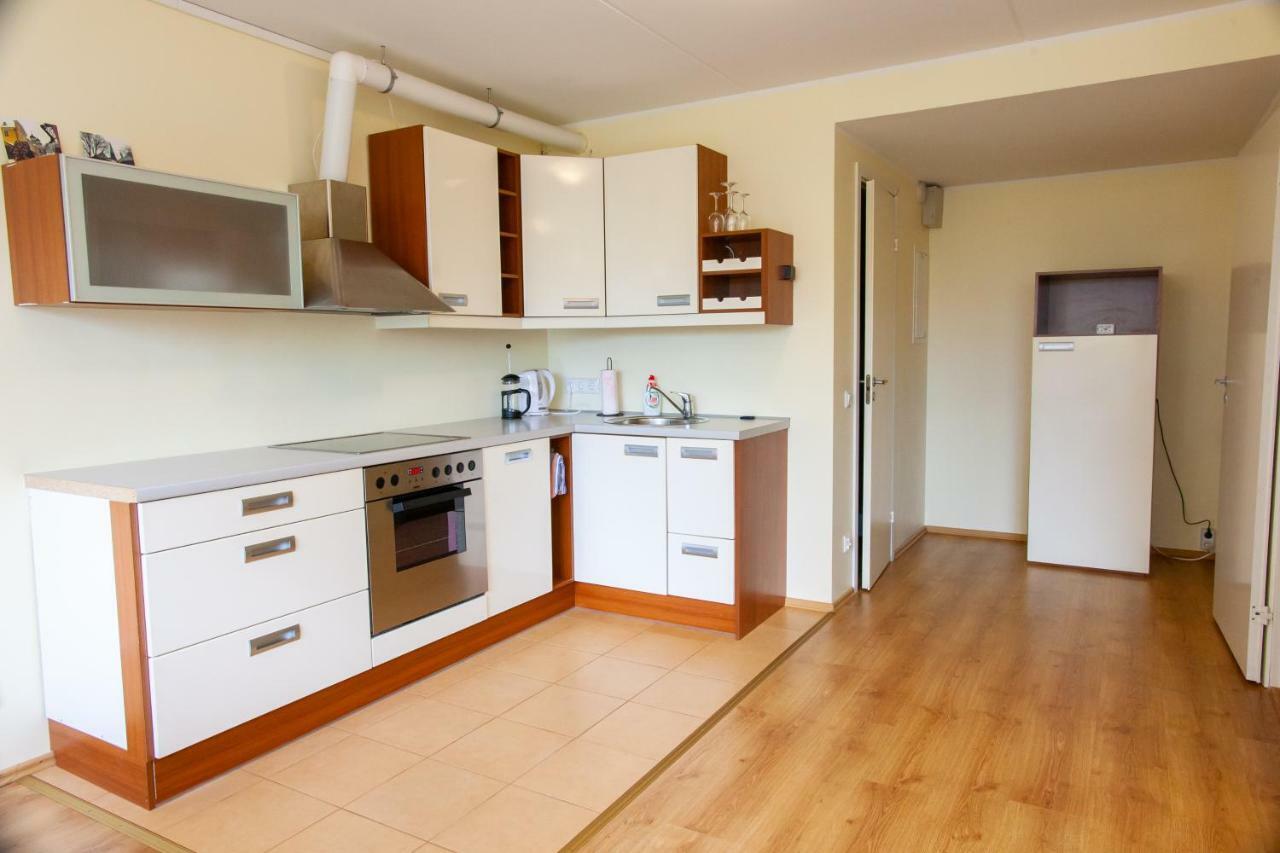 Sunny Studio With Parking, Self-Check-In & Wi-Fi Tallinn Bagian luar foto