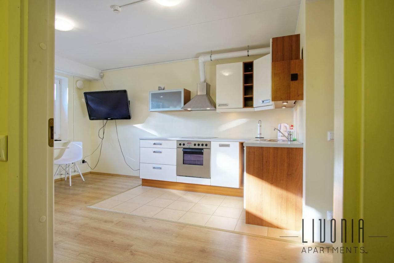 Sunny Studio With Parking, Self-Check-In & Wi-Fi Tallinn Bagian luar foto