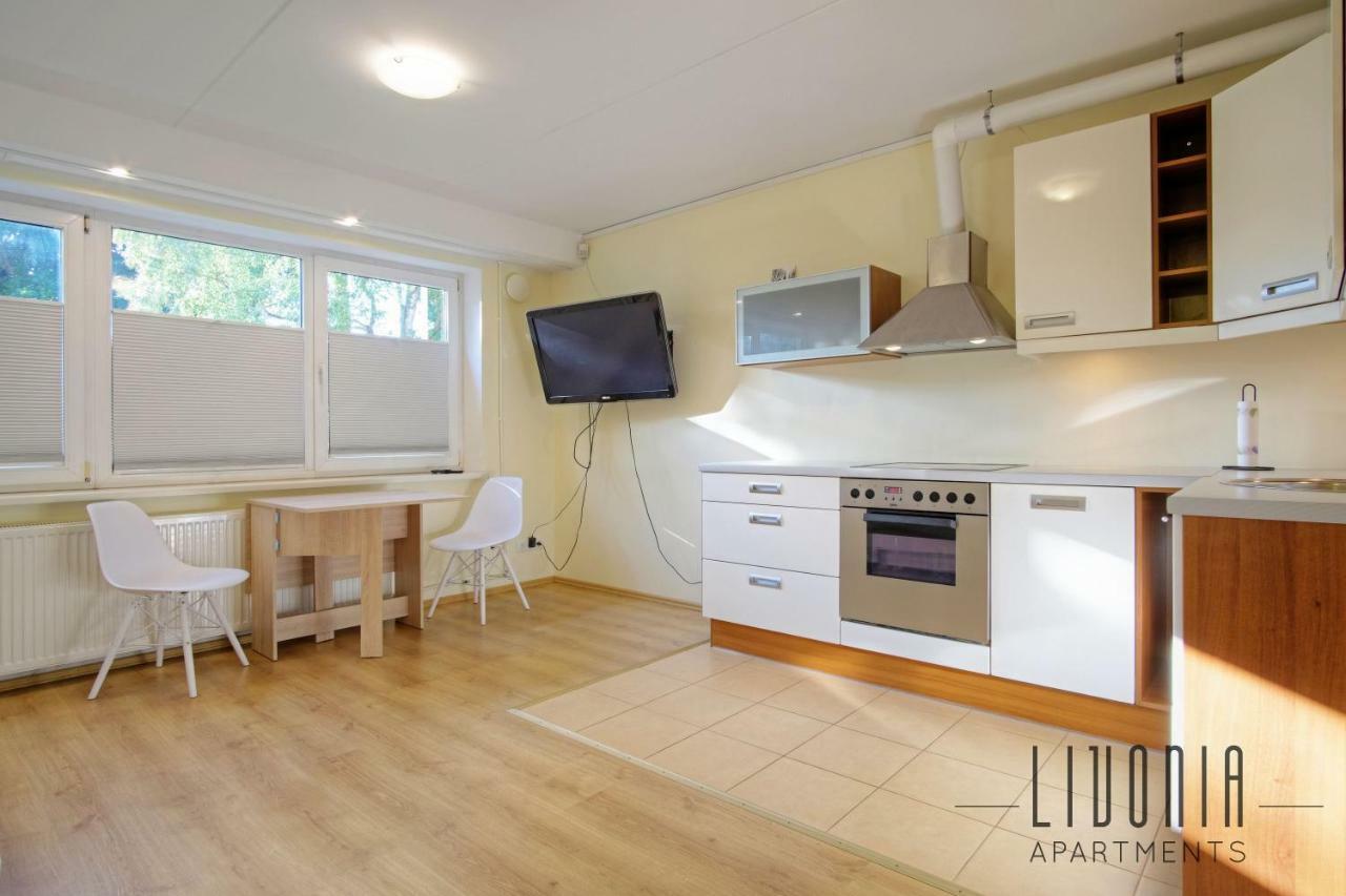 Sunny Studio With Parking, Self-Check-In & Wi-Fi Tallinn Bagian luar foto