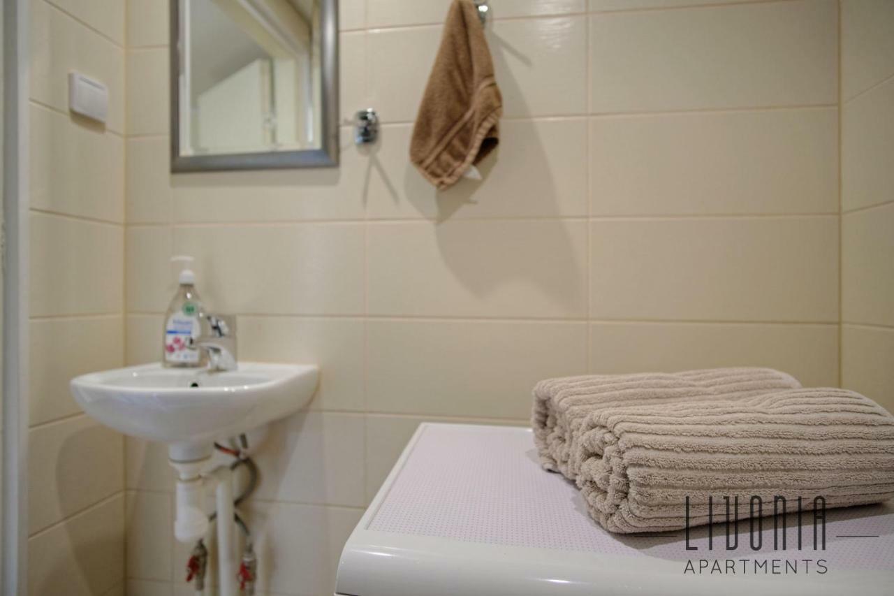 Sunny Studio With Parking, Self-Check-In & Wi-Fi Tallinn Bagian luar foto