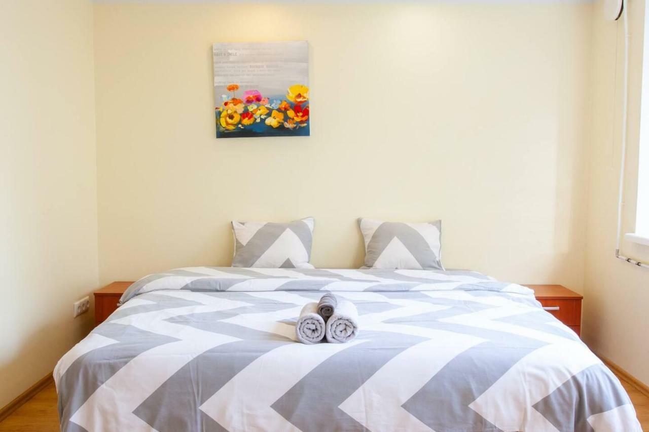 Sunny Studio With Parking, Self-Check-In & Wi-Fi Tallinn Bagian luar foto