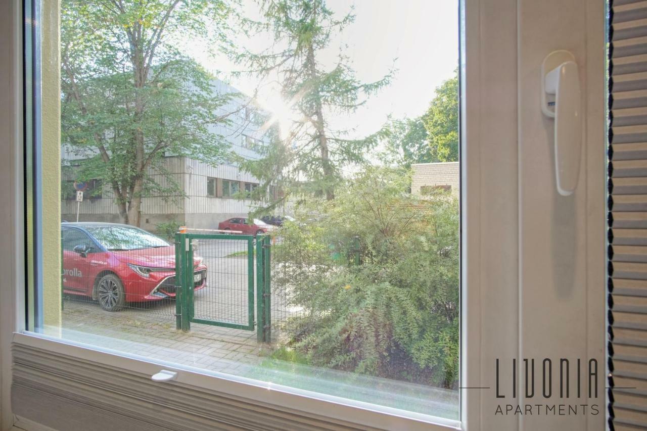 Sunny Studio With Parking, Self-Check-In & Wi-Fi Tallinn Bagian luar foto
